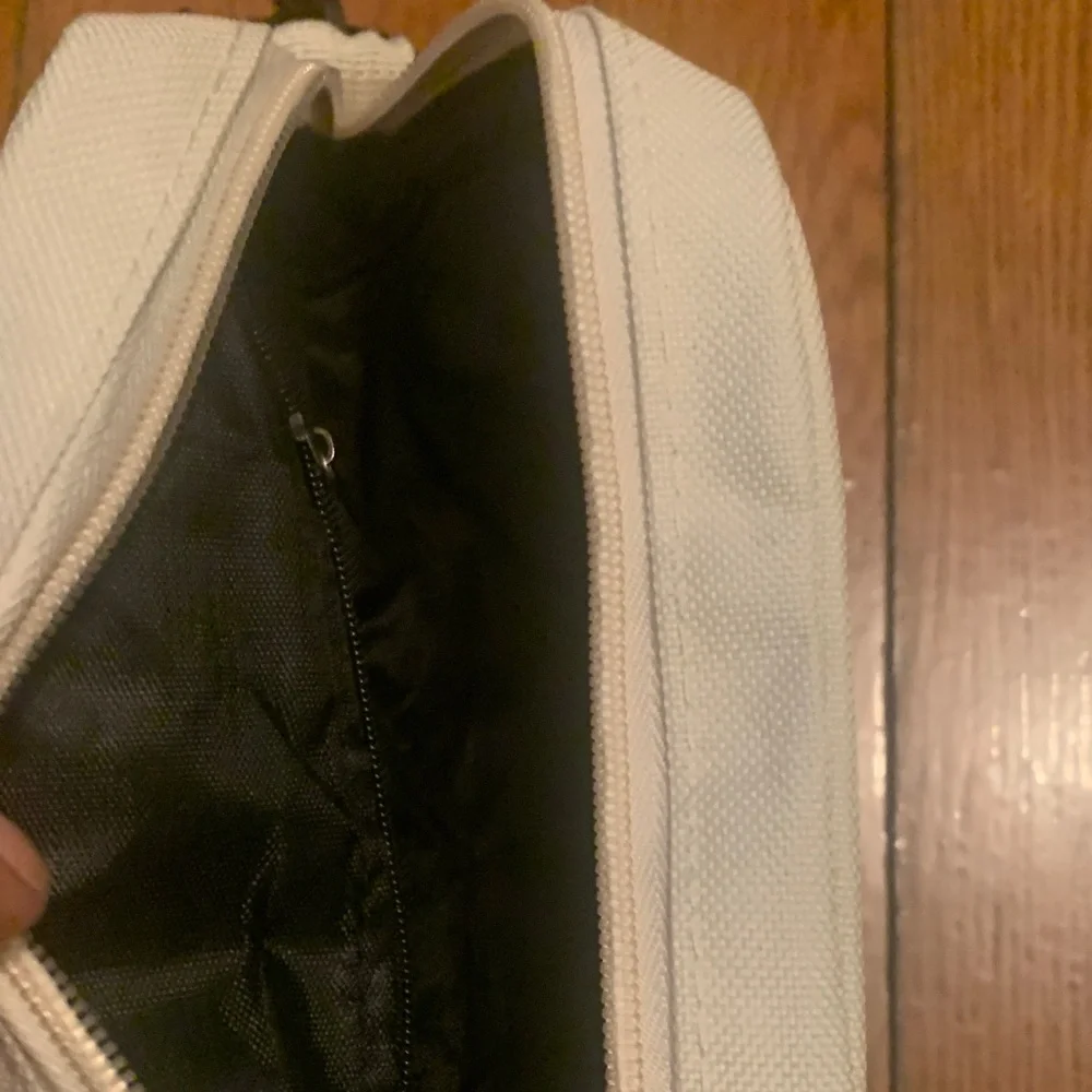 NWOT Crossbody Bag - Picture 4 of 7